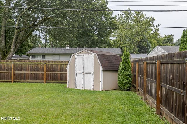 642 Stacey Lane, Maumee, OH 43537