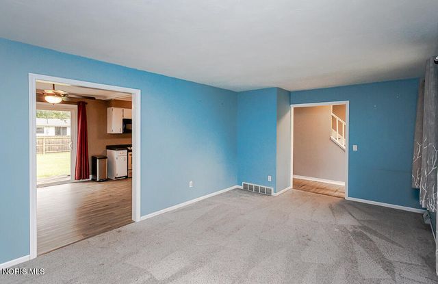 642 Stacey Lane, Maumee, OH 43537