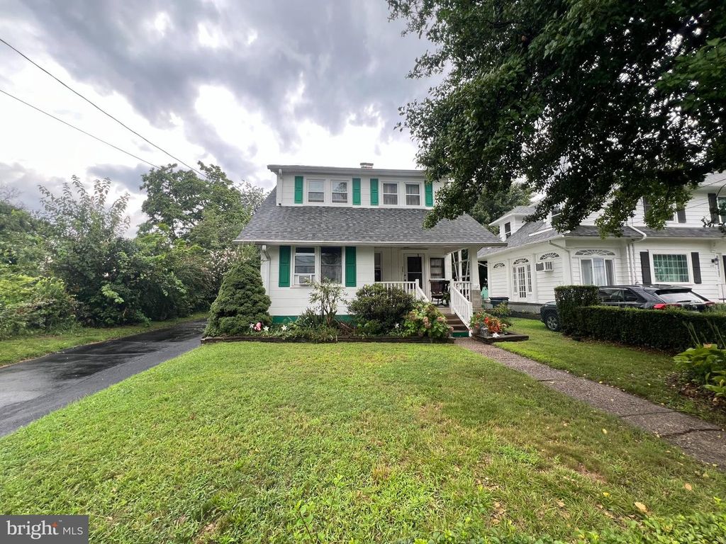 209 MAIN ST, TULLYTOWN, PA 19007 — exterior