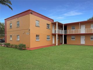 1245 W 24th St 108, Hialeah, FL 33010