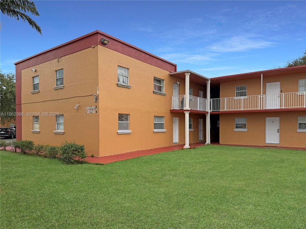 1245 W 24th St 108, Hialeah, FL 33010