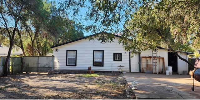 318 Macarthur Boulevard, Grand Prairie, TX 75050