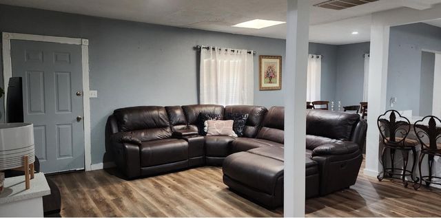 318 Macarthur Boulevard, Grand Prairie, TX 75050