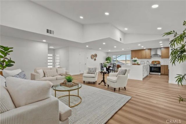 27139 Vista Encantada, Valencia, CA 91354