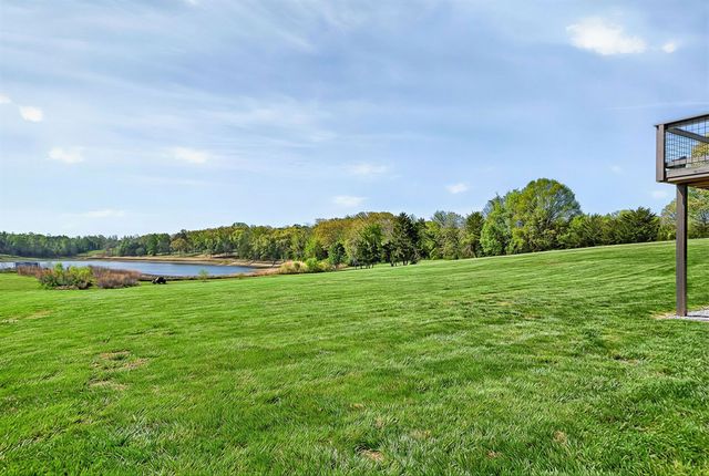 702 Starlight Rd, Mcminnville, TN 37110