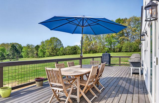 702 Starlight Rd, Mcminnville, TN 37110