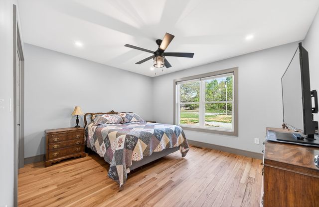 702 Starlight Rd, Mcminnville, TN 37110