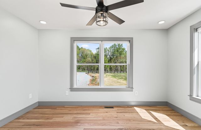 702 Starlight Rd, Mcminnville, TN 37110