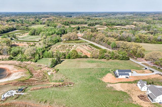 702 Starlight Rd, Mcminnville, TN 37110