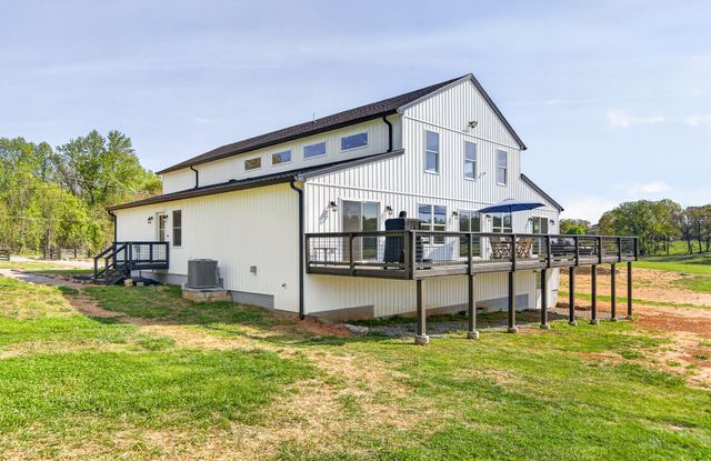 702 Starlight Rd, Mcminnville, TN 37110