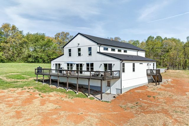 702 Starlight Rd, Mcminnville, TN 37110