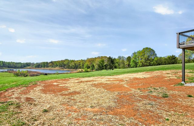 702 Starlight Rd, Mcminnville, TN 37110