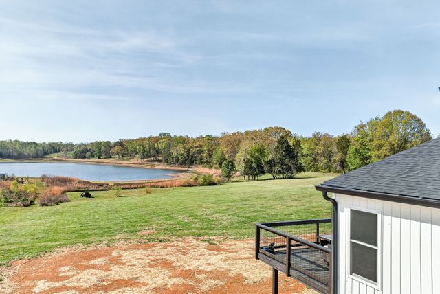 702 Starlight Rd, Mcminnville, TN 37110