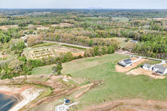 702 Starlight Rd, Mcminnville, TN 37110