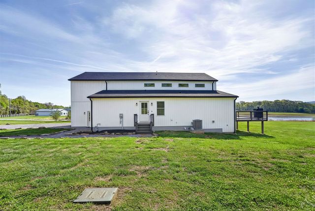702 Starlight Rd, Mcminnville, TN 37110