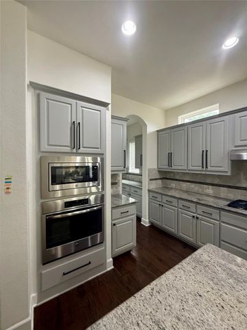 404 Highland Horizon, Austin, TX 78717