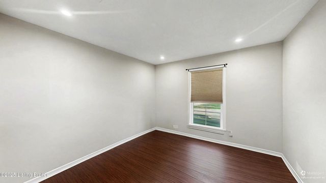 367 Copper Creek Dr, Mt Washington, KY 40047
