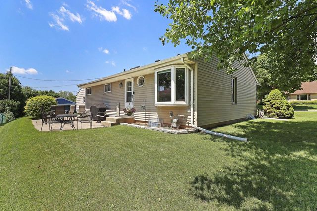 9705 W Montana AVENUE, West Allis, WI 53227