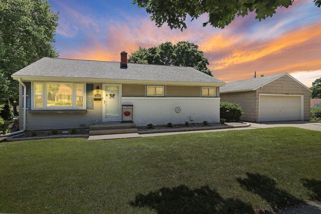 9705 W Montana AVENUE, West Allis, WI 53227