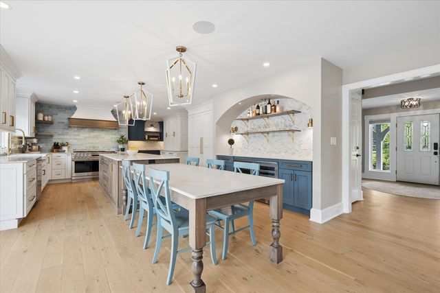 145 Clover Hill Lane, North Barrington, IL 60010