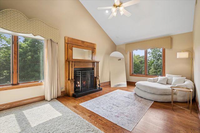 145 Clover Hill Lane, North Barrington, IL 60010