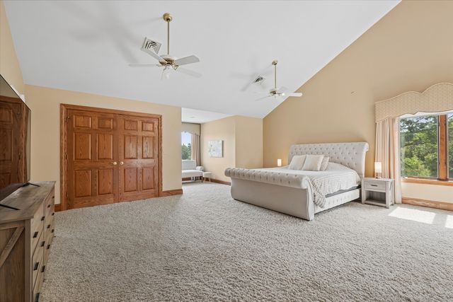 145 Clover Hill Lane, North Barrington, IL 60010