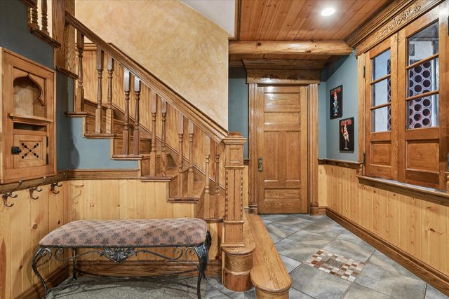 145 Clover Hill Lane, North Barrington, IL 60010