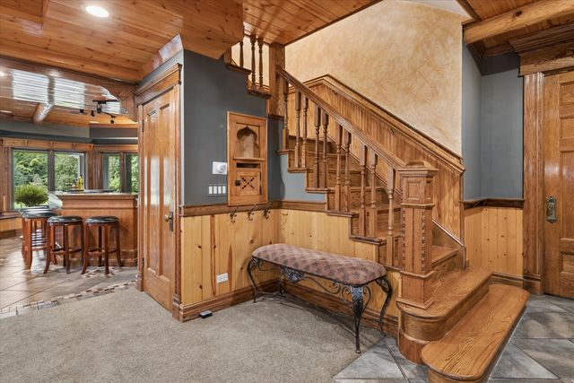 145 Clover Hill Lane, North Barrington, IL 60010