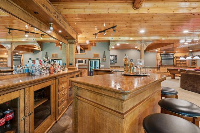 145 Clover Hill Lane, North Barrington, IL 60010