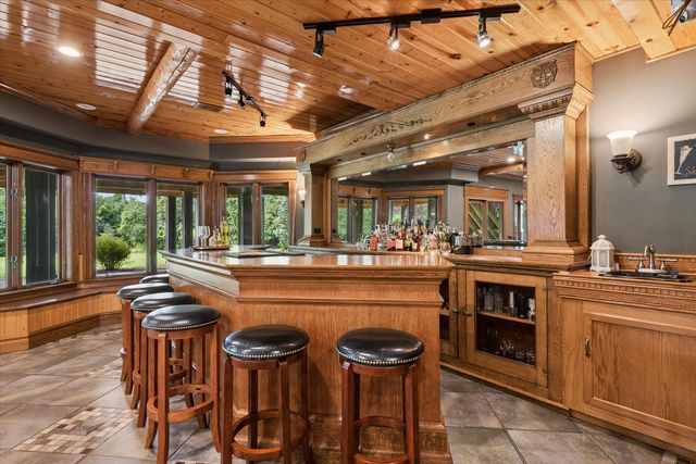 145 Clover Hill Lane, North Barrington, IL 60010