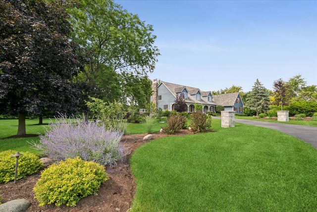 145 Clover Hill Lane, North Barrington, IL 60010