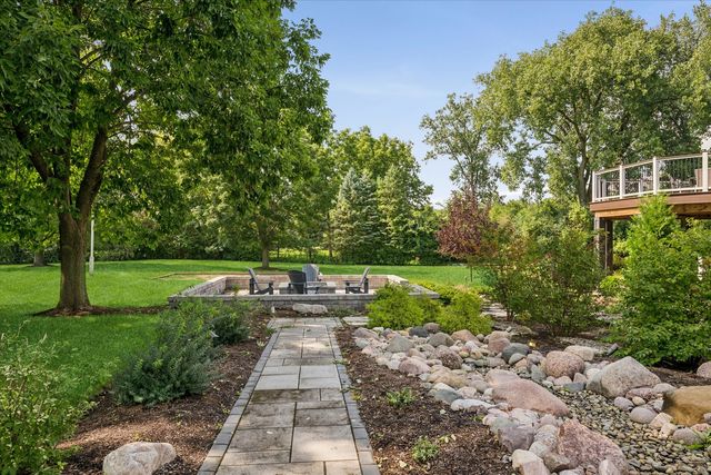 145 Clover Hill Lane, North Barrington, IL 60010