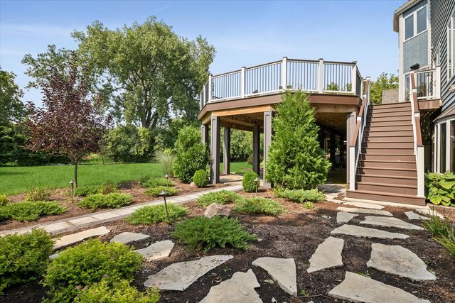 145 Clover Hill Lane, North Barrington, IL 60010
