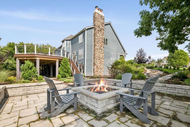 145 Clover Hill Lane, North Barrington, IL 60010