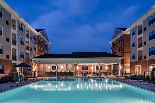 11 U.S 1 Highway 245, New Brunswick, NJ 08901