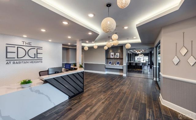 11 U.S 1 Highway 245, New Brunswick, NJ 08901