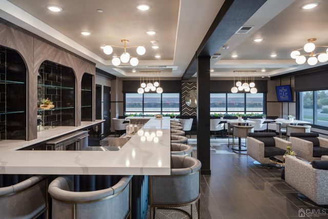 11 U.S 1 Highway 245, New Brunswick, NJ 08901