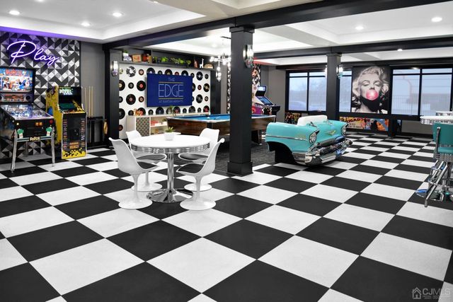 11 U.S 1 Highway 245, New Brunswick, NJ 08901