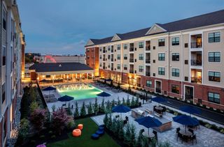 11 U.S 1 Highway 245, New Brunswick, NJ 08901