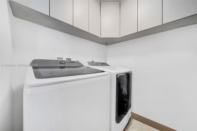 999 SW 1st Ave 1505, Miami, FL 33130