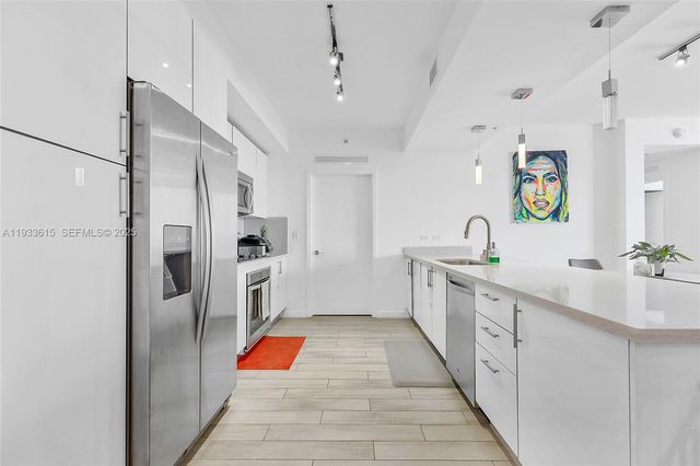 999 SW 1st Ave 1505, Miami, FL 33130