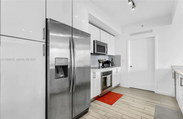 999 SW 1st Ave 1505, Miami, FL 33130