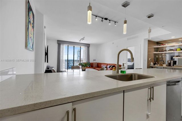 999 SW 1st Ave 1505, Miami, FL 33130