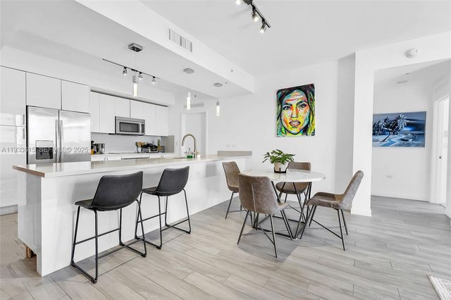 999 SW 1st Ave 1505, Miami, FL 33130