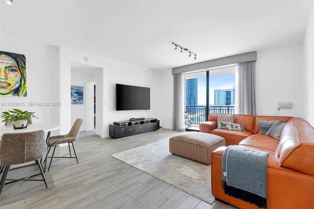 999 SW 1st Ave 1505, Miami, FL 33130