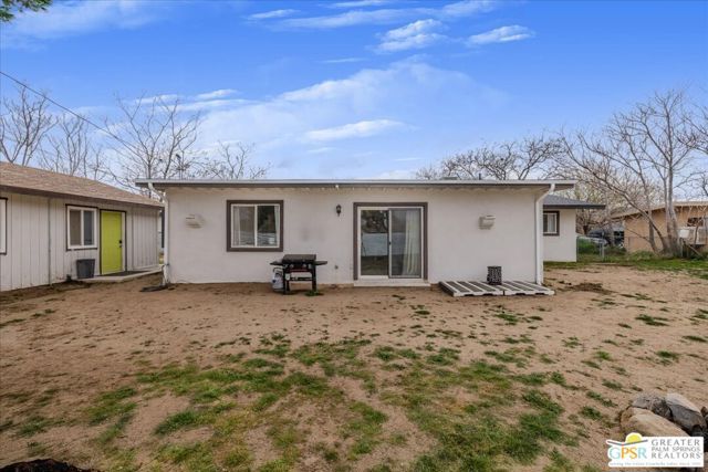 7177 Sunny Place, Yucca Valley, CA 92284