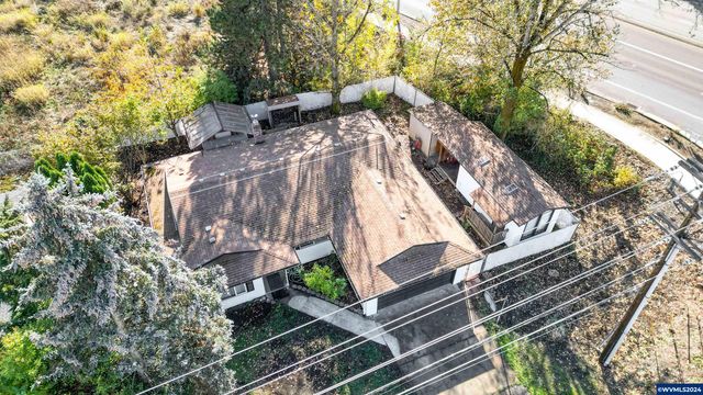 1040 River Bend Rd NW, Salem, OR 97304
