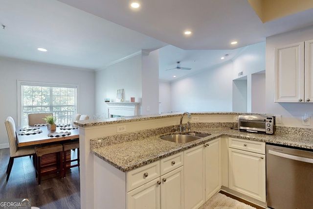 3275 Lenox Road NE APT 413, Atlanta, GA 30324