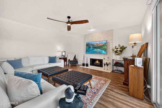 15856 S 38TH Street, Phoenix, AZ 85048