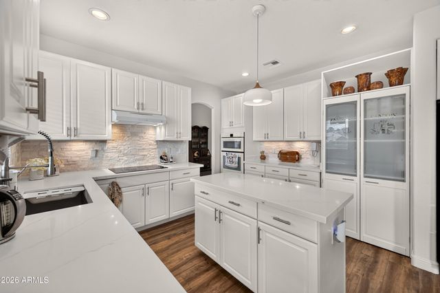 15856 S 38TH Street, Phoenix, AZ 85048